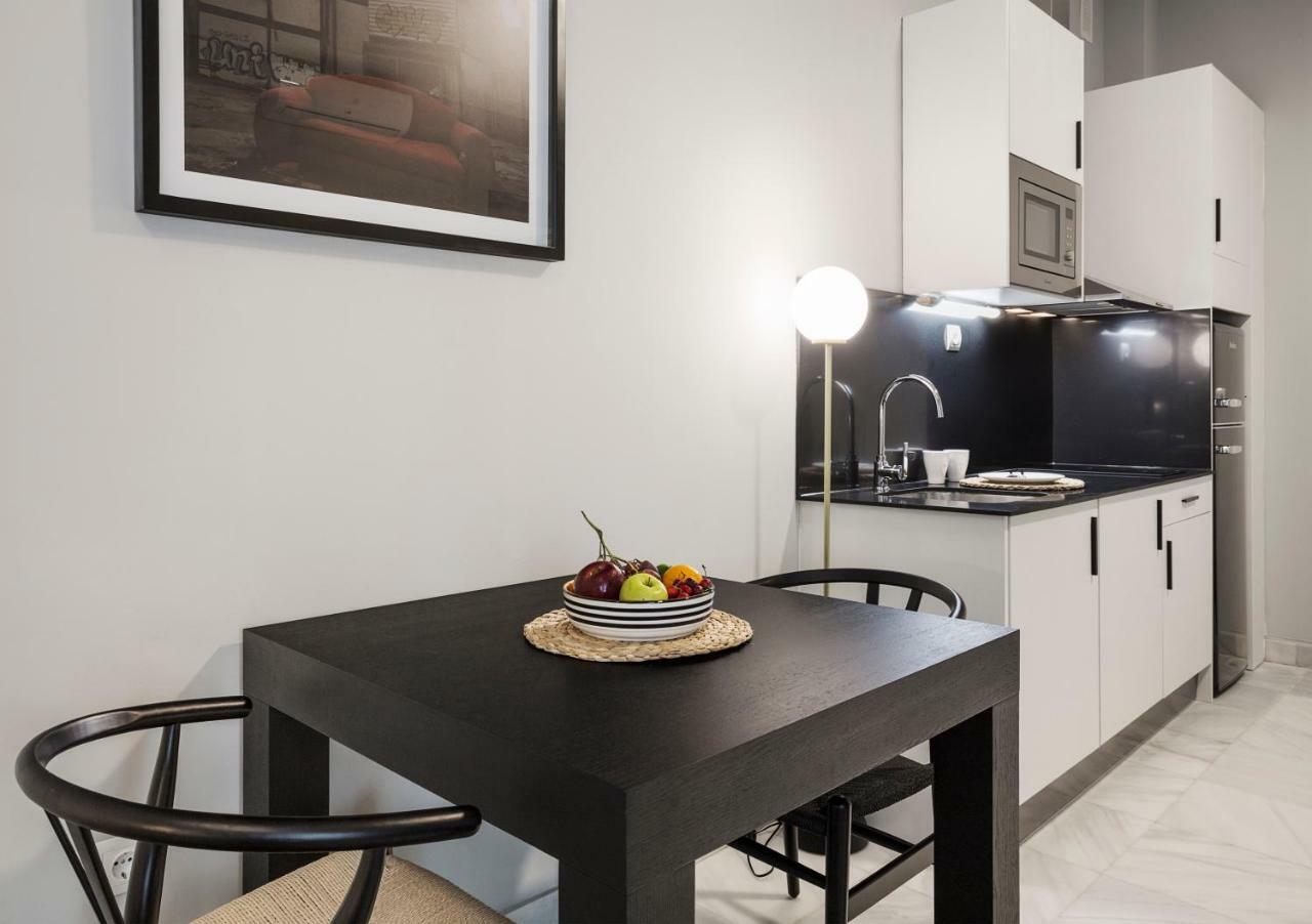 Apartamentos One Shot Conde de Torrejón Sevilha Exterior foto